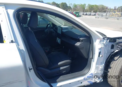 2025 Ford Mustang Mach-E Premium z USA, uszkodzony, nr VIN 3FMTK3SU1SMA02439